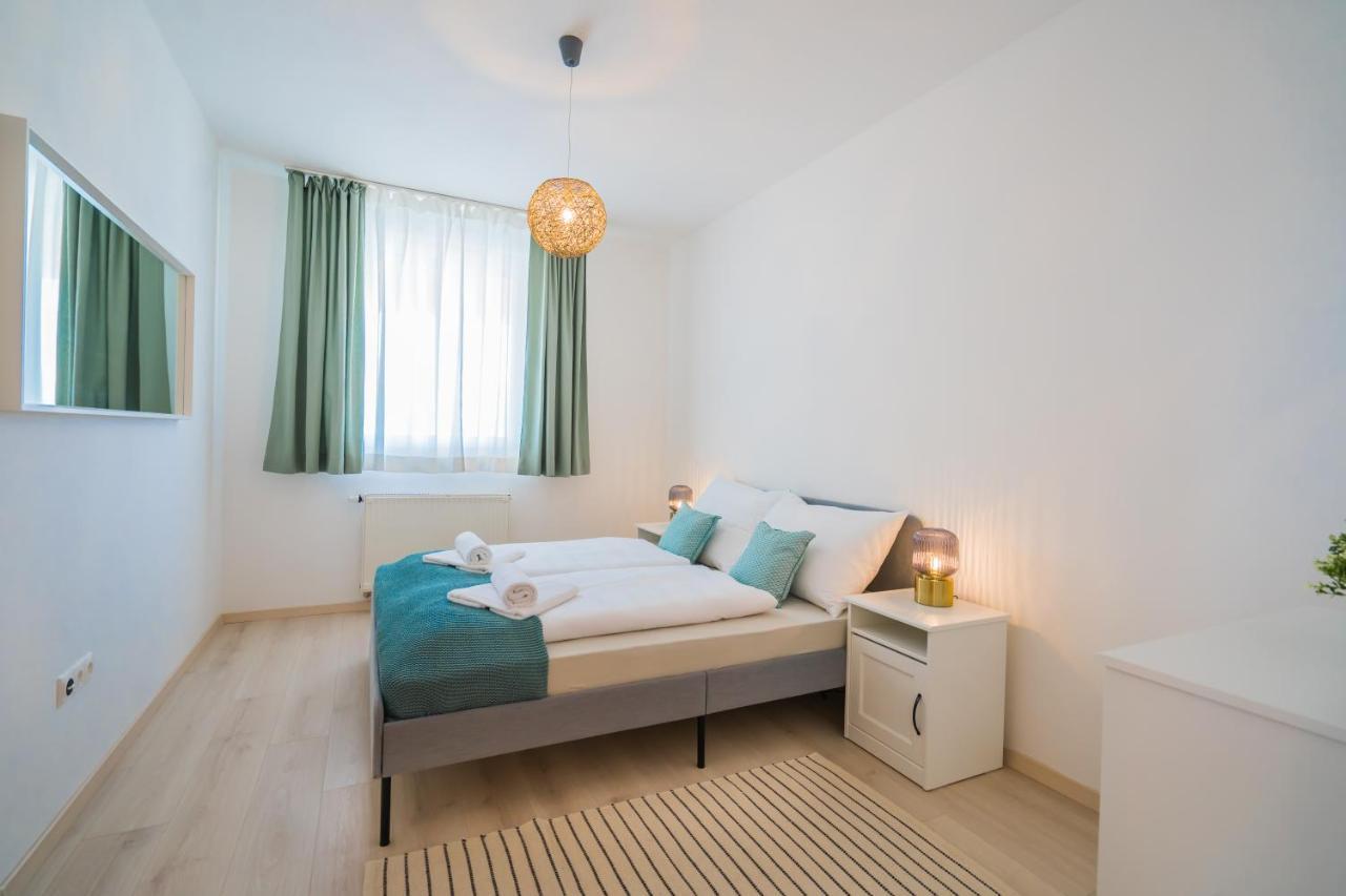 Myflat Golden Coast Panorama Apartment Siófok Zewnętrze zdjęcie